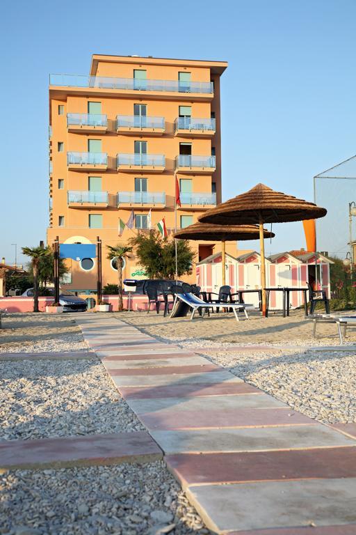 Abbazia Club Hotel Marotta Exterior photo